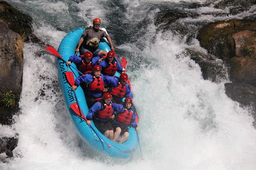 White water rafting group on White Salmon River