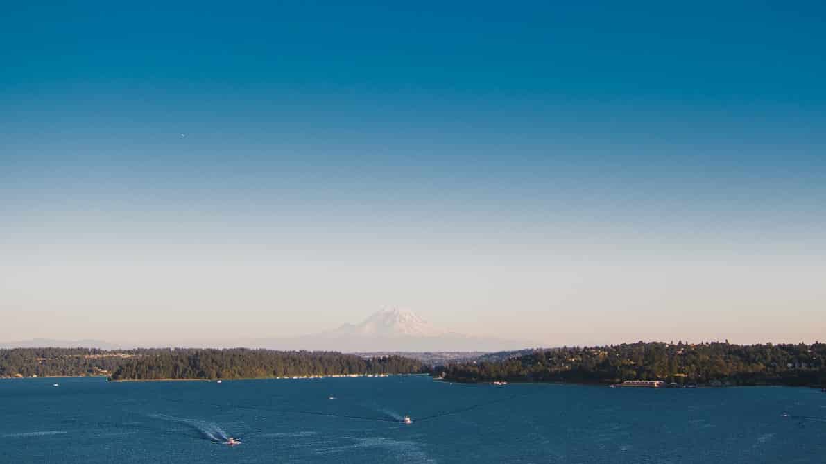 Lake Washington & Mt. Rainier in distance WIIN